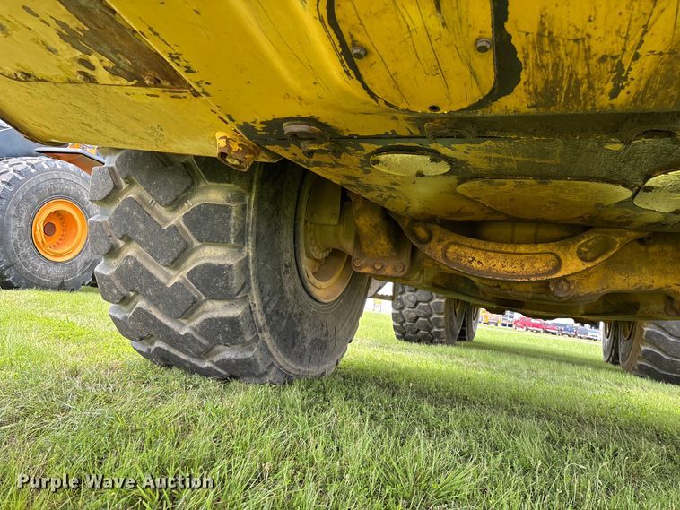 image for item FG0475 2015 Caterpillar 745C articulated water truck