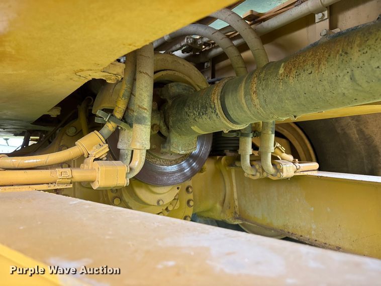 image for item FG0475 2015 Caterpillar 745C articulated water truck