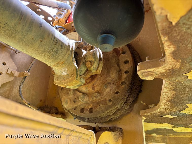 image for item FG0475 2015 Caterpillar 745C articulated water truck