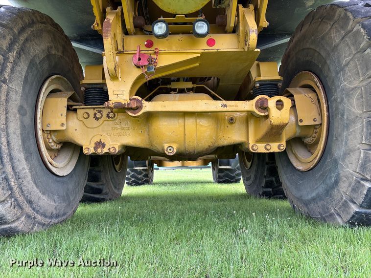 image for item FG0475 2015 Caterpillar 745C articulated water truck