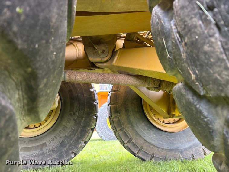 image for item FG0475 2015 Caterpillar 745C articulated water truck
