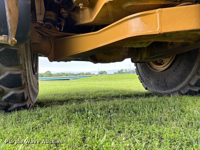 image for item FG0475 2015 Caterpillar 745C articulated water truck