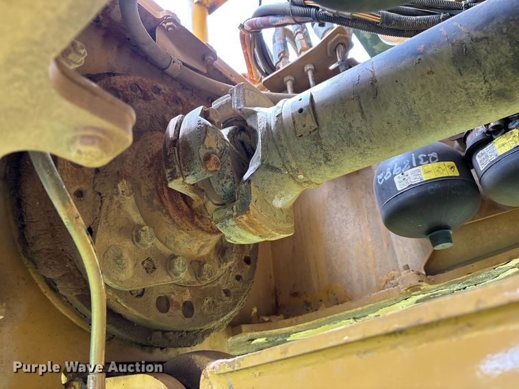 image for item FG0475 2015 Caterpillar 745C articulated water truck