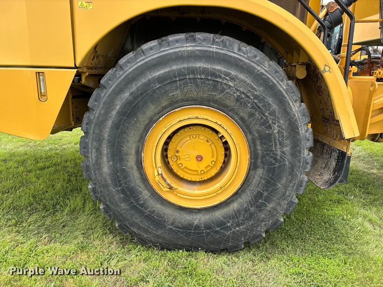 image for item FG0475 2015 Caterpillar 745C articulated water truck