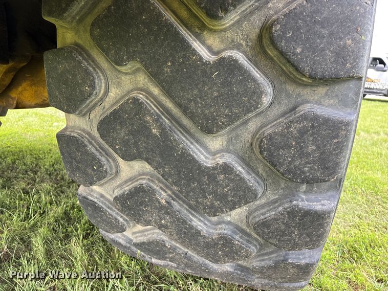 image for item FG0475 2015 Caterpillar 745C articulated water truck