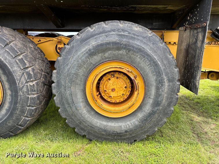 image for item FG0475 2015 Caterpillar 745C articulated water truck