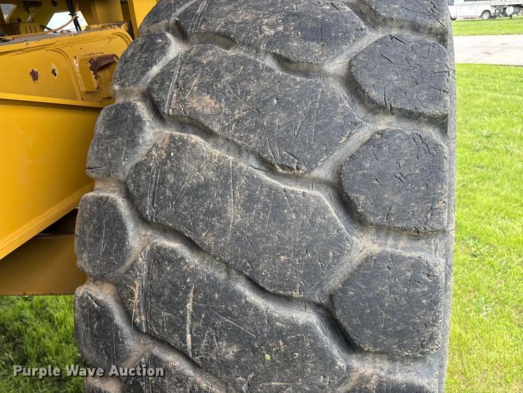 image for item FG0475 2015 Caterpillar 745C articulated water truck