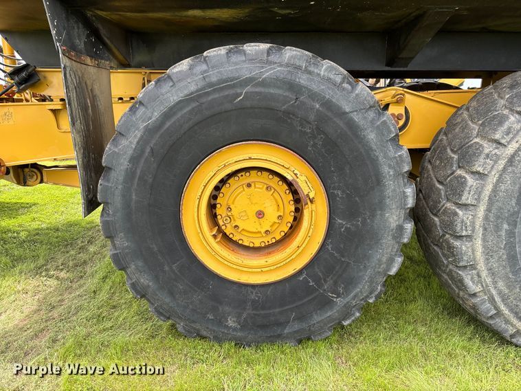 image for item FG0475 2015 Caterpillar 745C articulated water truck