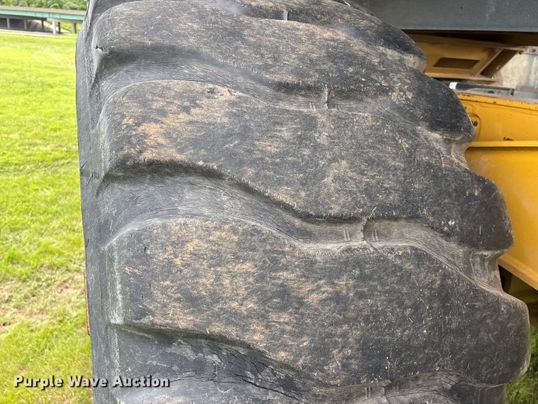 image for item FG0475 2015 Caterpillar 745C articulated water truck