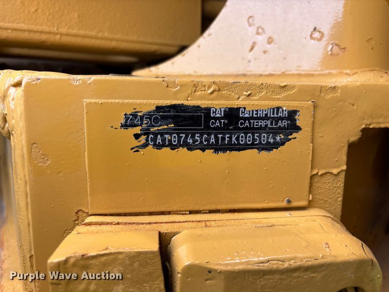 image for item FG0475 2015 Caterpillar 745C articulated water truck