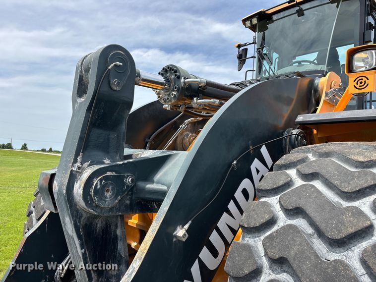 image for item FG0476 Hyundai HL980A wheel loader