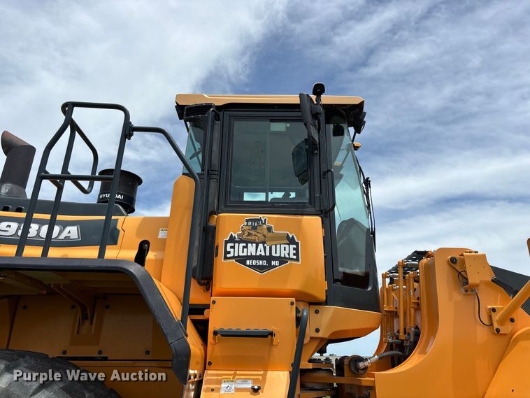 image for item FG0476 Hyundai HL980A wheel loader