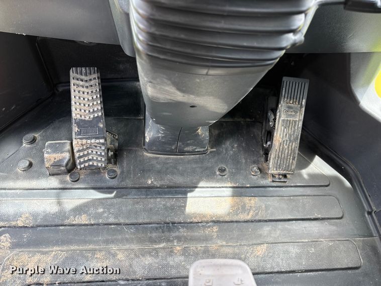 image for item FG0476 Hyundai HL980A wheel loader