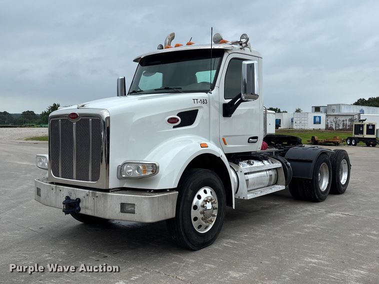 image for item FG0490 2016 Peterbilt 567 semi truck