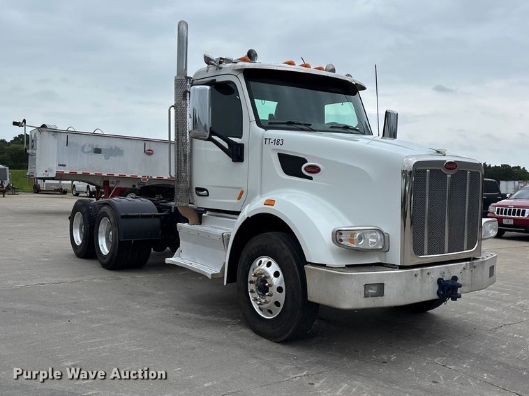image for item FG0490 2016 Peterbilt 567 semi truck