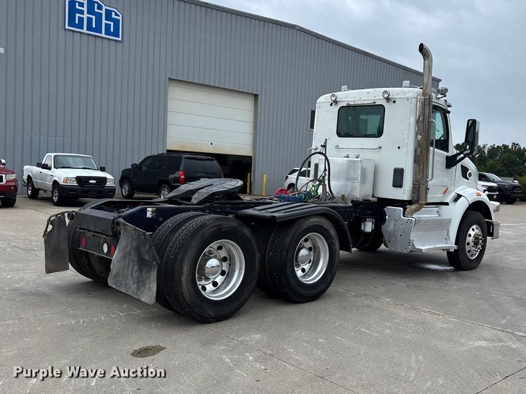 image for item FG0490 2016 Peterbilt 567 semi truck