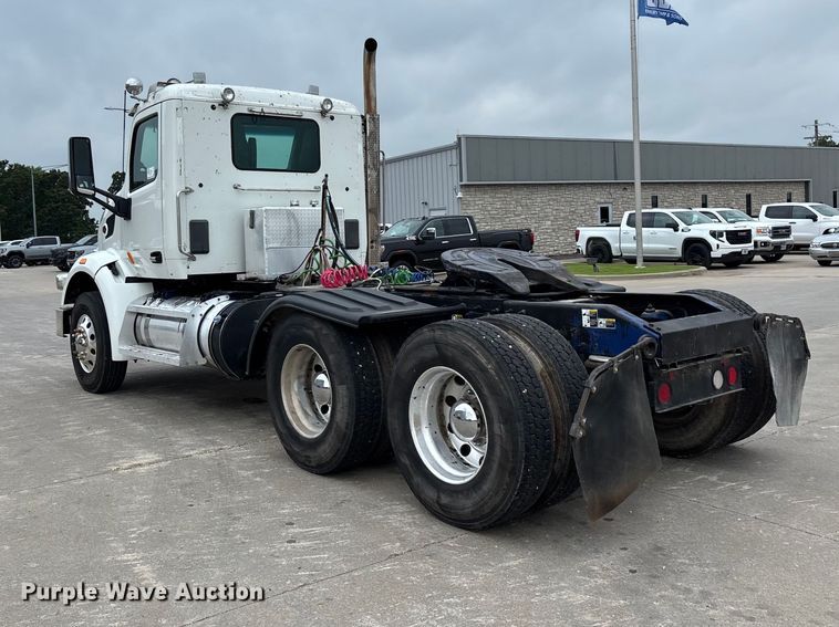 image for item FG0490 2016 Peterbilt 567 semi truck