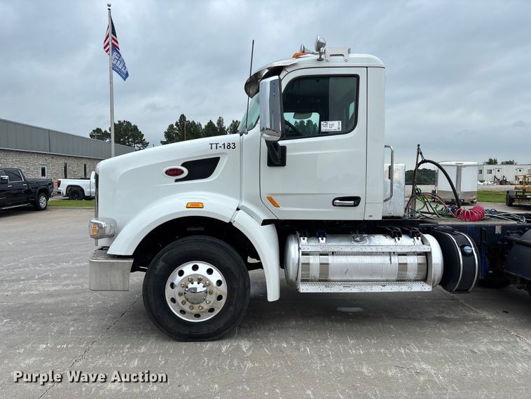 image for item FG0490 2016 Peterbilt 567 semi truck