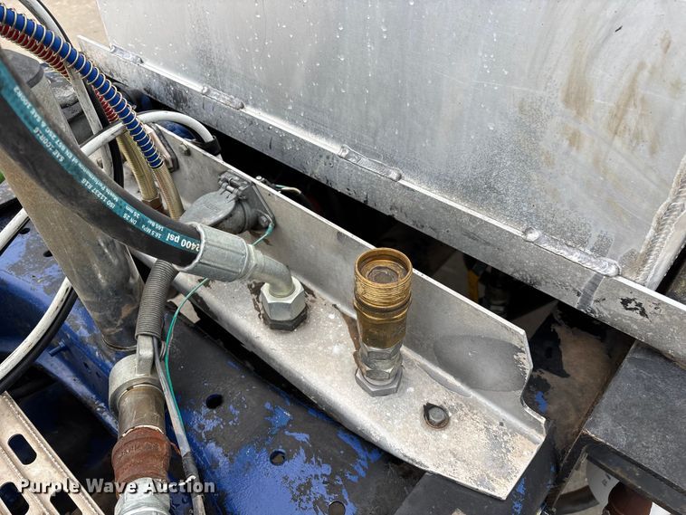 image for item FG0490 2016 Peterbilt 567 semi truck