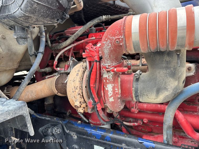 image for item FG0490 2016 Peterbilt 567 semi truck