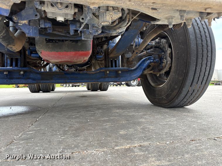 image for item FG0490 2016 Peterbilt 567 semi truck