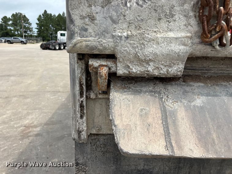 image for item FG0492 2011 MAC Trailer Manufacturing end dump trailer