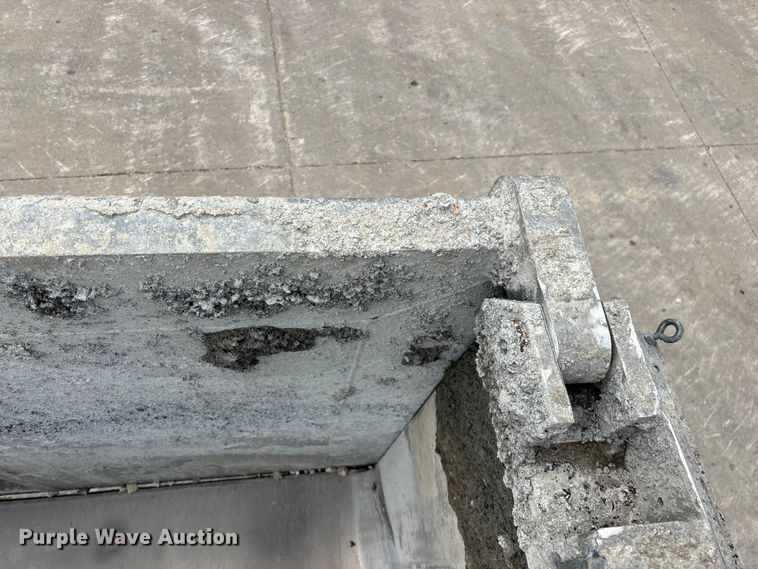 image for item FG0492 2011 MAC Trailer Manufacturing end dump trailer