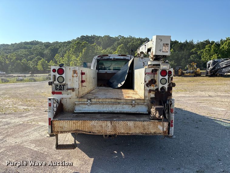image for item FG0521 2006 GMC C5500 utility / service truck