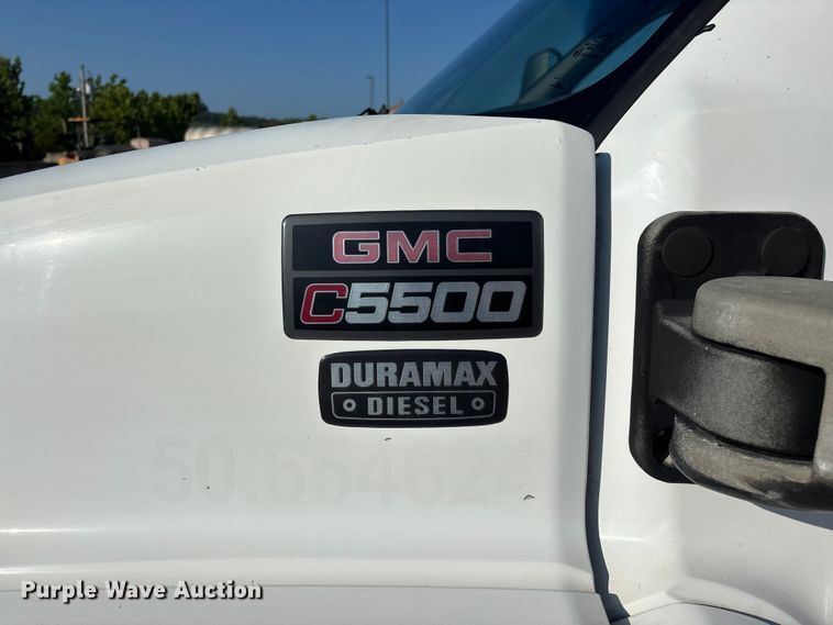 image for item FG0521 2006 GMC C5500 utility / service truck
