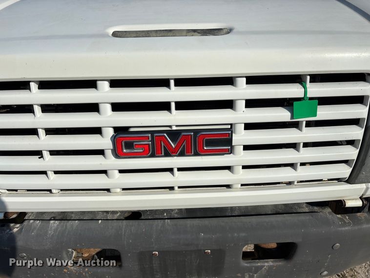 image for item FG0521 2006 GMC C5500 utility / service truck