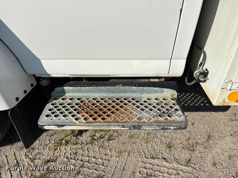 image for item FG0521 2006 GMC C5500 utility / service truck