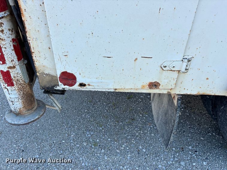 image for item FG0521 2006 GMC C5500 utility / service truck
