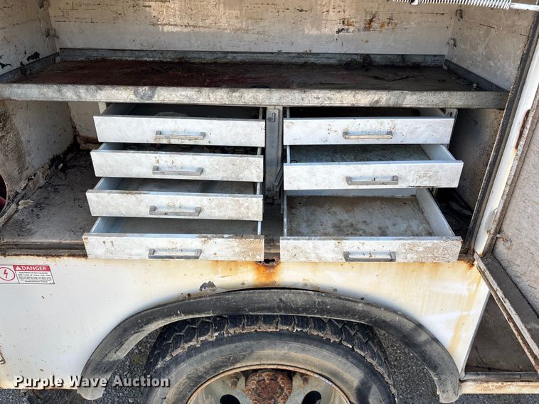 image for item FG0521 2006 GMC C5500 utility / service truck