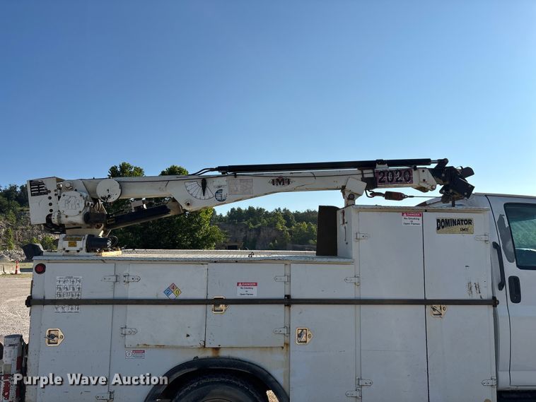 image for item FG0521 2006 GMC C5500 utility / service truck