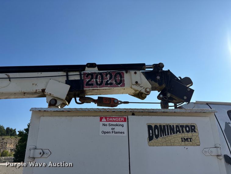 image for item FG0521 2006 GMC C5500 utility / service truck