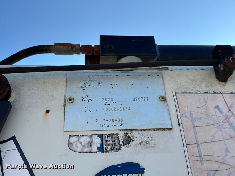 image for item FG0521 2006 GMC C5500 utility / service truck