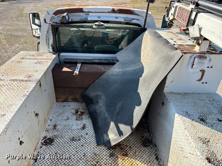 image for item FG0521 2006 GMC C5500 utility / service truck