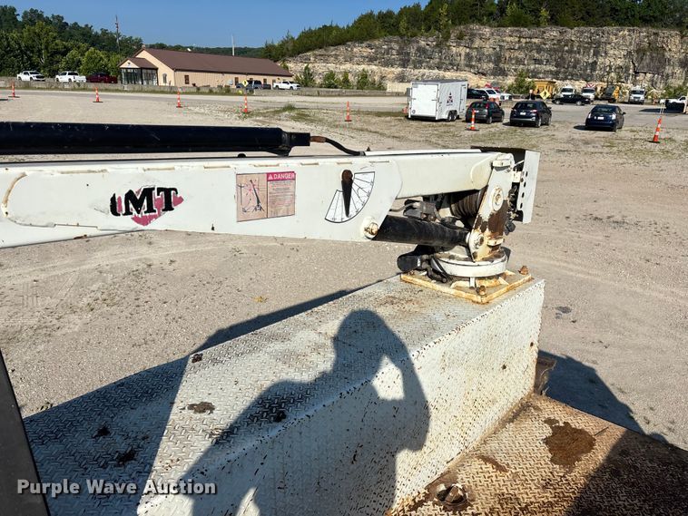image for item FG0521 2006 GMC C5500 utility / service truck
