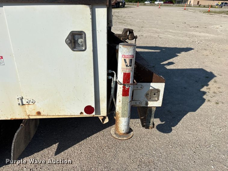 image for item FG0521 2006 GMC C5500 utility / service truck