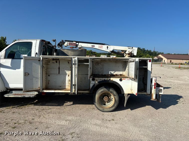 image for item FG0521 2006 GMC C5500 utility / service truck