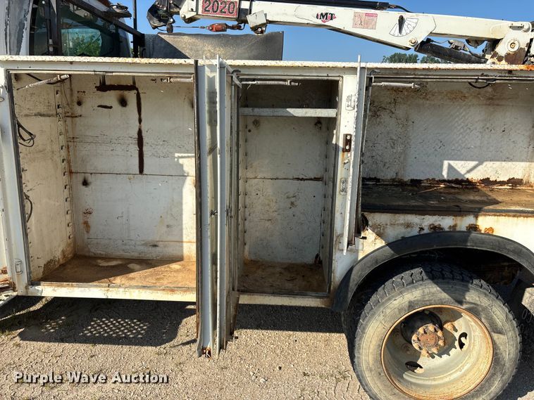 image for item FG0521 2006 GMC C5500 utility / service truck