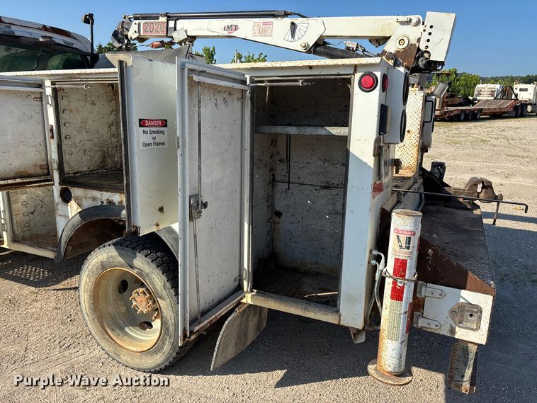 image for item FG0521 2006 GMC C5500 utility / service truck