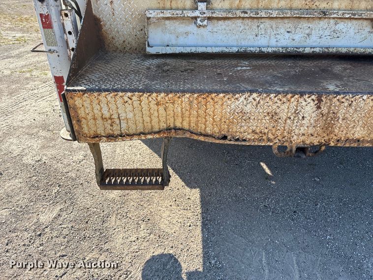 image for item FG0521 2006 GMC C5500 utility / service truck