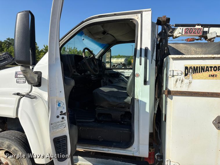 image for item FG0521 2006 GMC C5500 utility / service truck