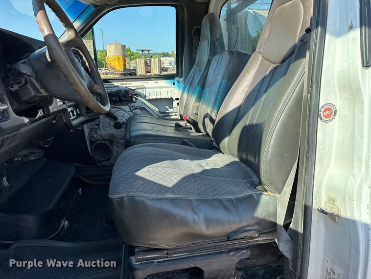 image for item FG0521 2006 GMC C5500 utility / service truck