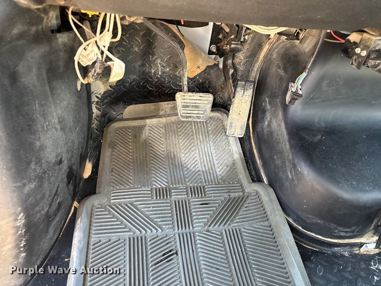 image for item FG0521 2006 GMC C5500 utility / service truck
