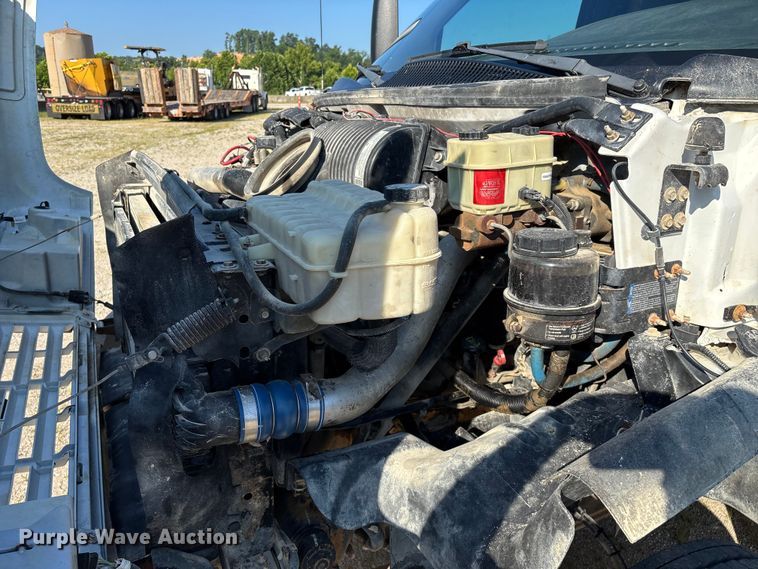 image for item FG0521 2006 GMC C5500 utility / service truck