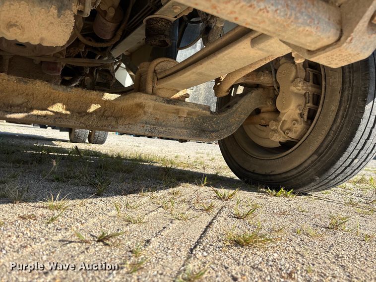 image for item FG0521 2006 GMC C5500 utility / service truck