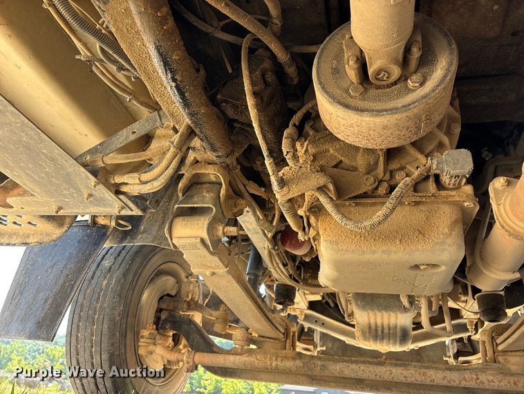 image for item FG0521 2006 GMC C5500 utility / service truck