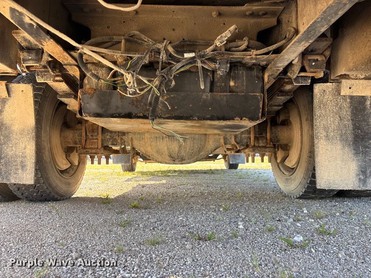 image for item FG0521 2006 GMC C5500 utility / service truck